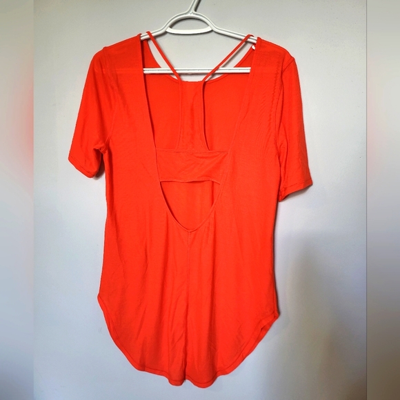 4 for $30 🌈 Under Armor Women's Heat Gear size med - Picture 2 of 7